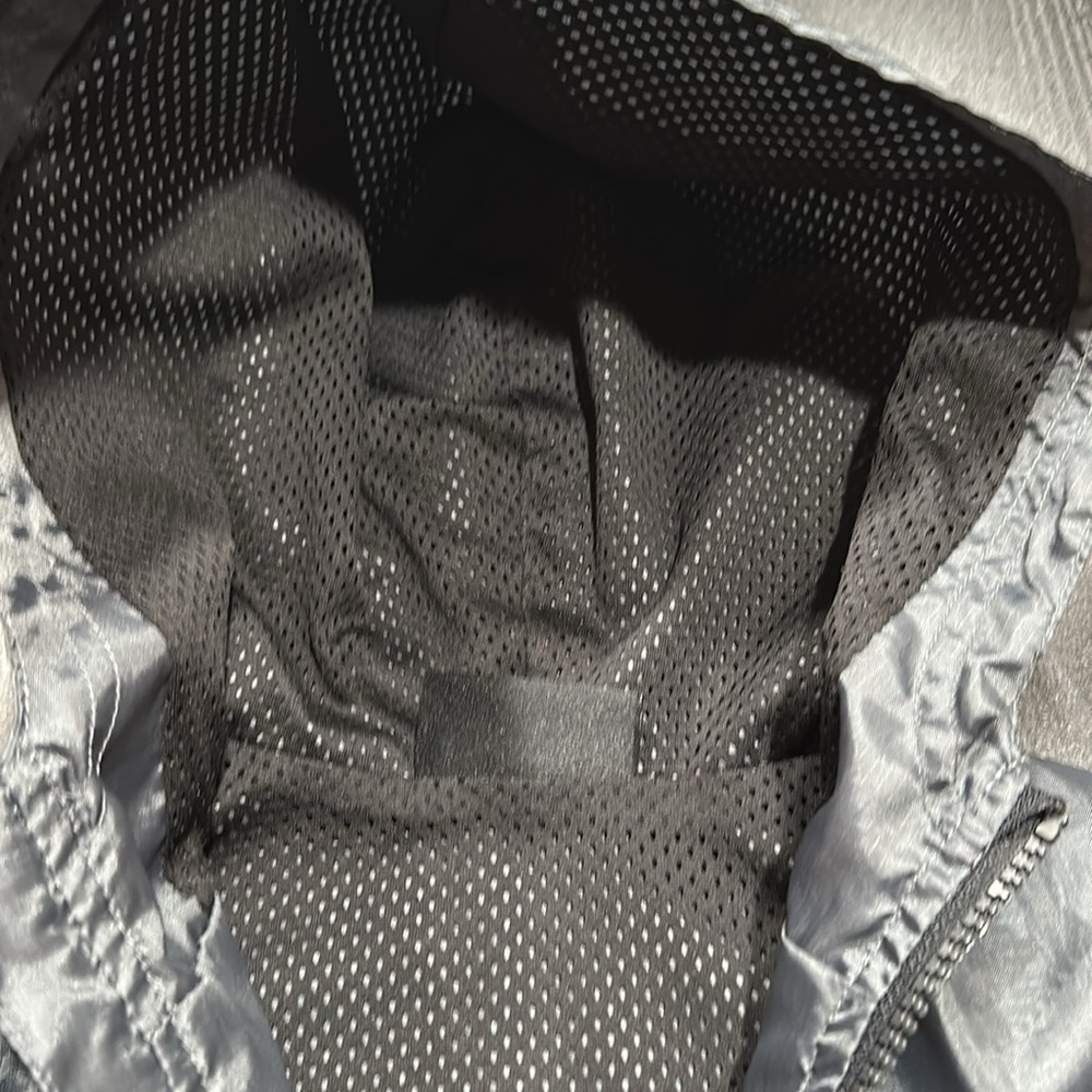 Boys Under Armour Jacket - Picture 4 of 6